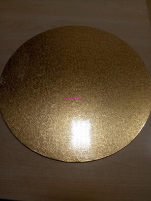 Zlatý podnos  priemer 28 cm  x  3 mm.